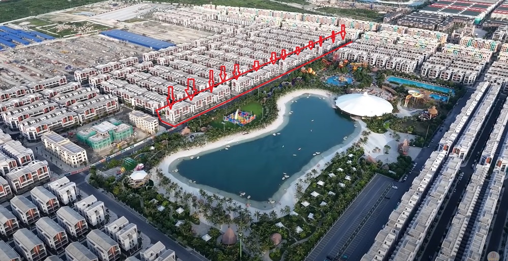 Bán shophouse Phố Biển 6 đối diện Paradise Bay Vinhomes Ocean Park 3 The Crown Hưng Yên. Dãy này rất đẹp rất tiện cho thuê và kinh doanh